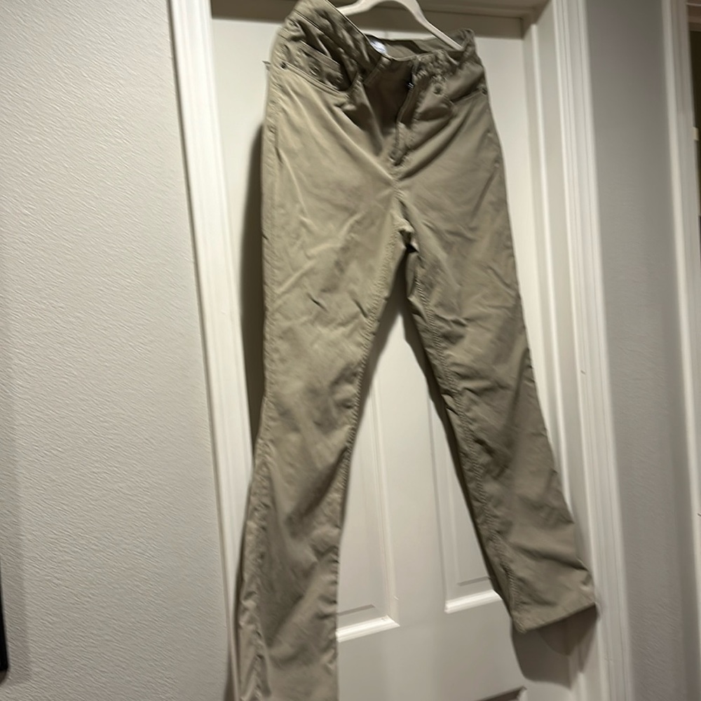 Men’s lightweight khakis